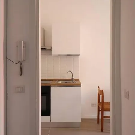 Διαμέρισμα Bilocale Metro 4 Blu Frattini - Airport Linate *