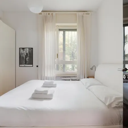 Guesthost - Buonarroti Bright *