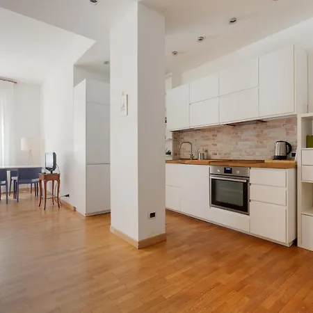 Guesthost - Buonarroti Bright