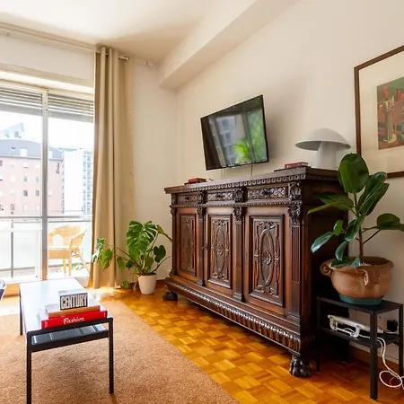 Palazzo Lombardia - Station - Bighome Apartment Milan