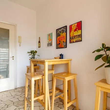 Palazzo Lombardia - Station - Bighome Apartment Milan