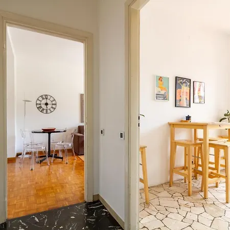 Palazzo Lombardia - Station - Bighome * Milan