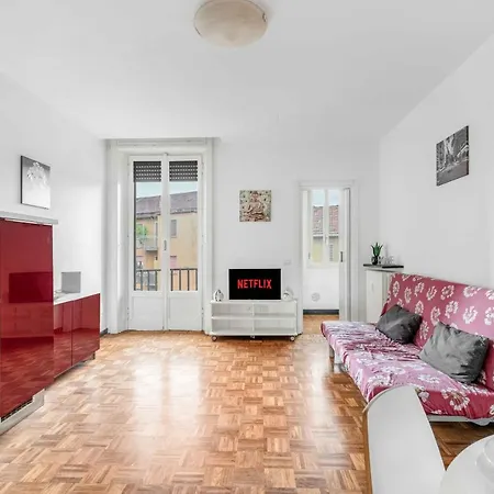Apartment Mi8 -10 Minutes From The Duomo- Large Milan