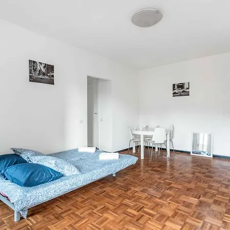 Mi8 -10 Minutes From The Duomo- Large Apartment Milan
