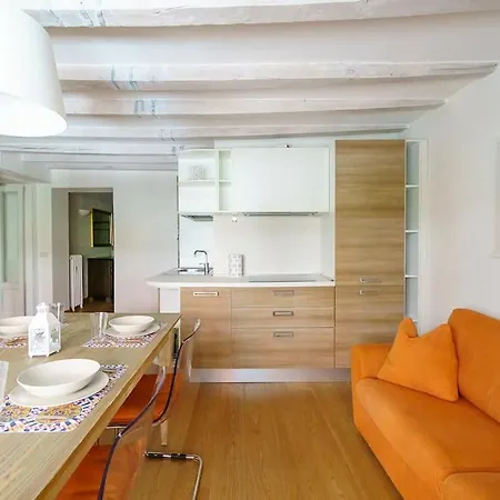 Apartment Brera-moscova Duomo 15 Minuti A Piedi Mailand