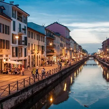 Daniela's Spazioso Ai Navigli 아파트