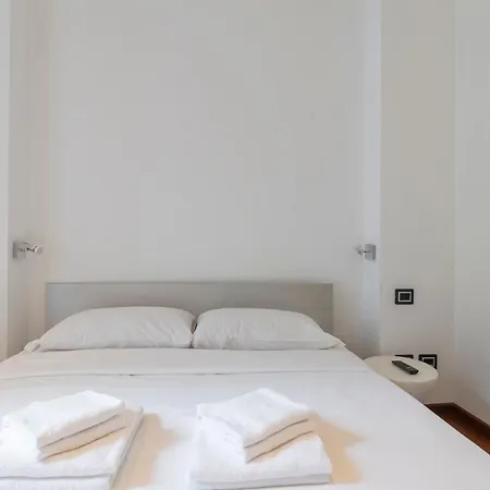 Elegante Trilocale Vicino A Piazzale Loreto Apartamento