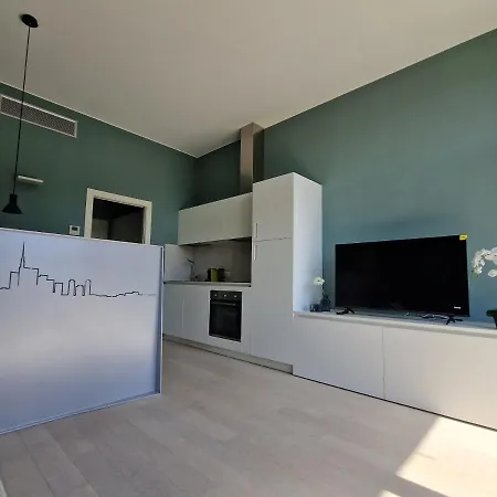 Quick Flat Lucini - Private Garden And Parking Apartment *