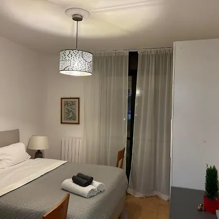 1702, Con La Matrimoniale Con Il Bagno Privato E Un Comune ゲストハウス 3*