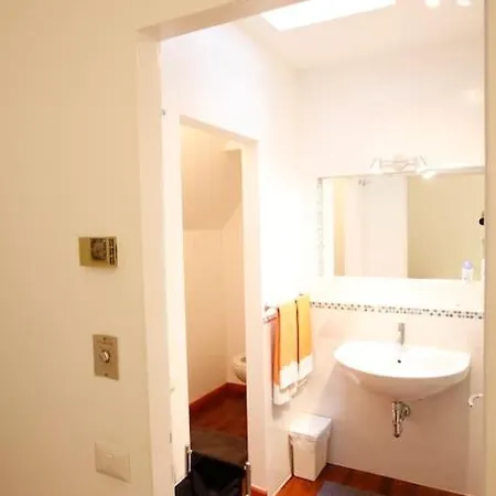 Charming In Brera/centre Apartamento *