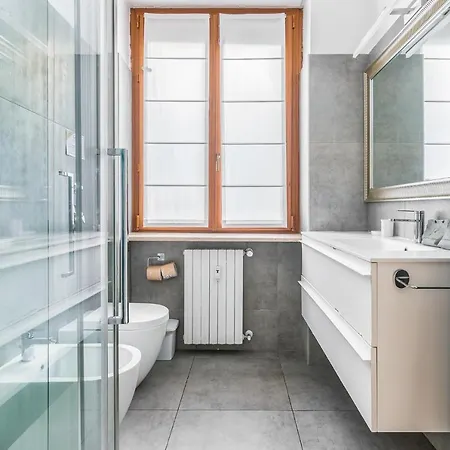 Apartment Ampio Zona Moscova Con Due Terrazzi *