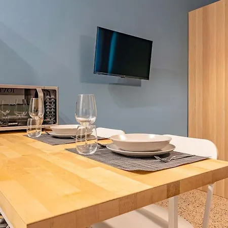 Guest Planet - Cozy Housing Porta Romana M3 Lägenhet Milano