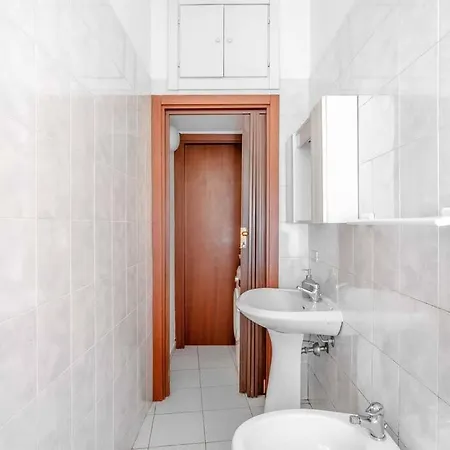 Funny Flat With Balcony In Milan