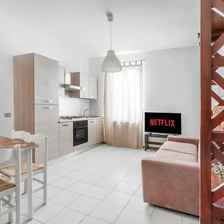 Funny Flat With Balcony In Apartment Milan