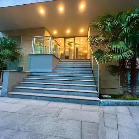 Central/garibaldi Luxurious Two-room Apartment. Apartment *
