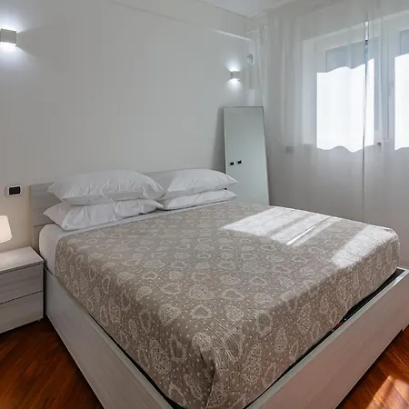 Central/garibaldi Luxurious Two-room Apartment. * Milan