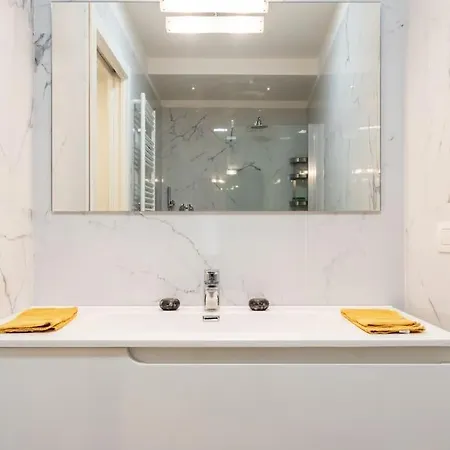 Mora Flexyrent A.c. - Colonne * 밀라노