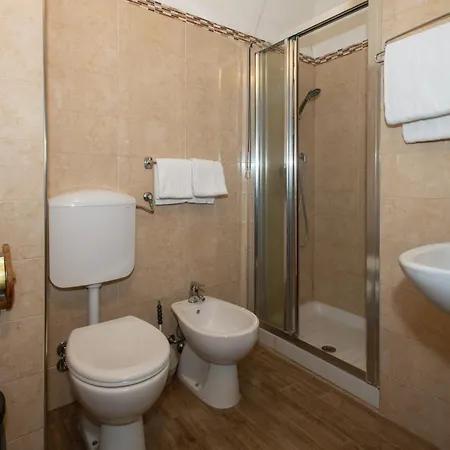 Piola Hotell