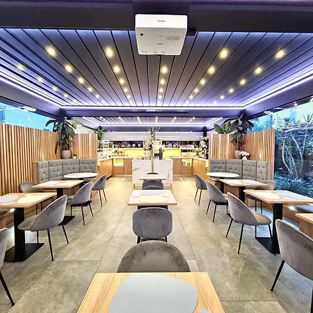 Canova Hotel 3*