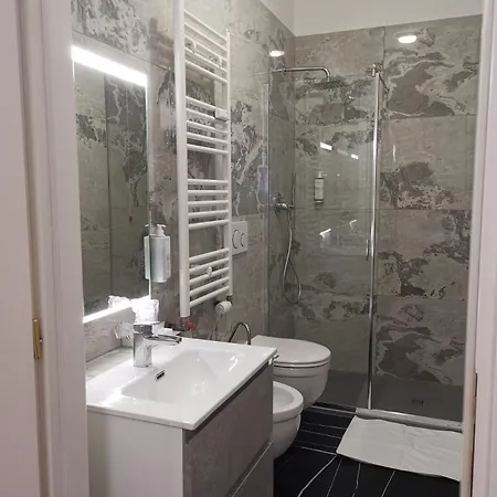 Station Group - Via Sammartini 15