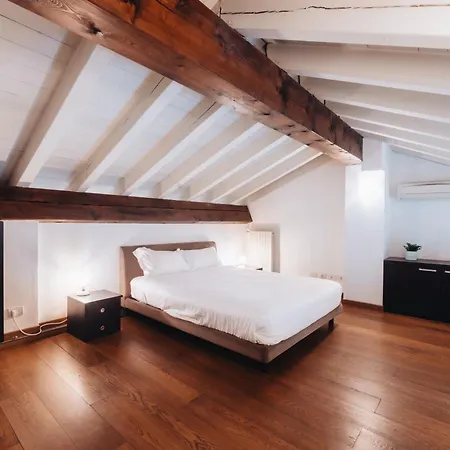 Charming Brera - Madonnina Apartment *