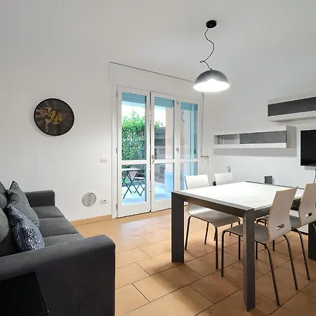 Xenia - Spacious And Bright New Flat With Garden *