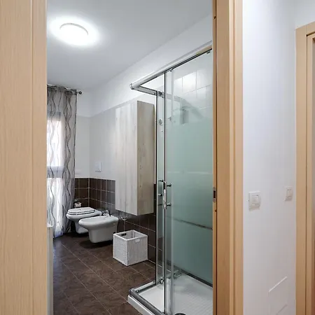 Apartment Xenia - Spacious And Bright New Flat With Garden Milan