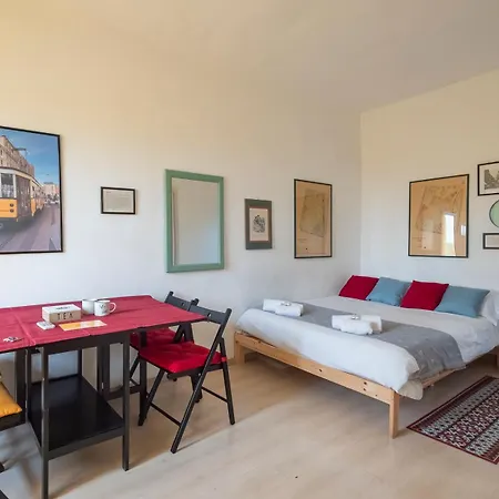 Apartment Xenia - Luminous At Navigli Tram Theme Milan