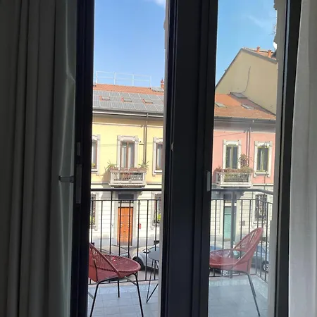 Gatto Bianco Mia 2* Milano