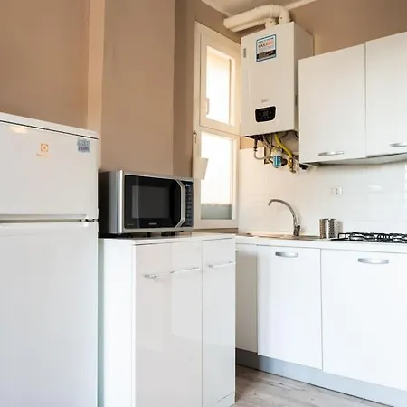 Apartament 10min To Downtown Bright And Stylish