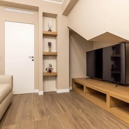 Picasso Golden House Next To Duomo * Milan