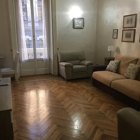 3 Bedroom Cozy In 밀라노