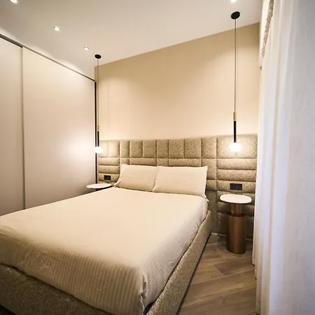 Gogh Golden House Next To Duomo Apartment Milan