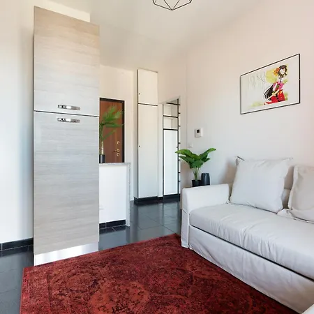 Guesthost - Corvetto M3 - Comfy With Balcony! * Milánó