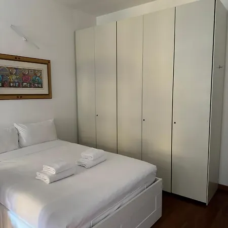 In Palazzo Storico * Milano