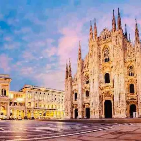 Stylish Boutique Next To Duomo 公寓