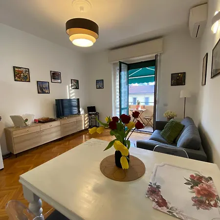 Daniela's Spazioso Ai Navigli 아파트