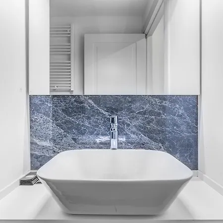 Apartment Via Tadino- Centrale 2pax Wi-fi