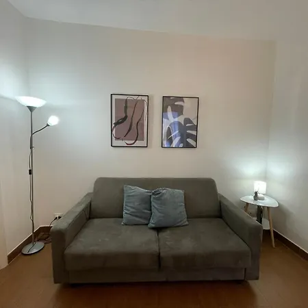 Canonica Charming Apartment *