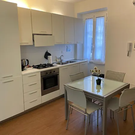 Canonica Charming Apartment *