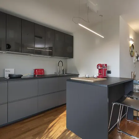 Giresio 41 - Your Penthouse With Rooftop Garden In Navigli - Wifi Milánó