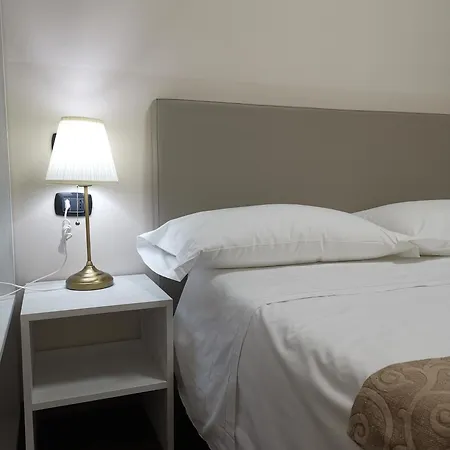 Station Group - Via Sammartini 15 بيت ضيافة