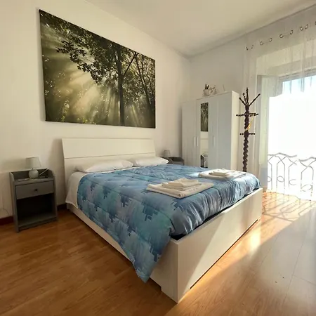 Molis's House * Milan