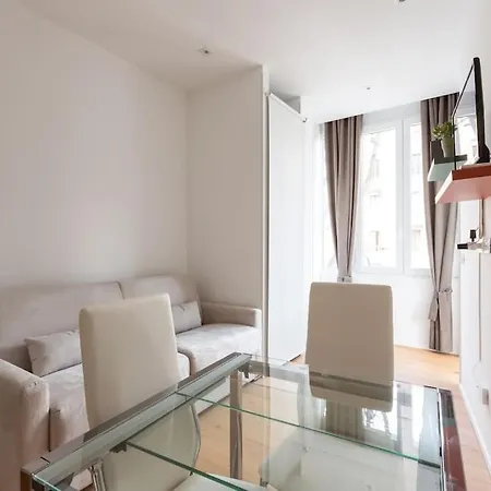 Easytopstay - Porta Romana Urban Chic Apartman *