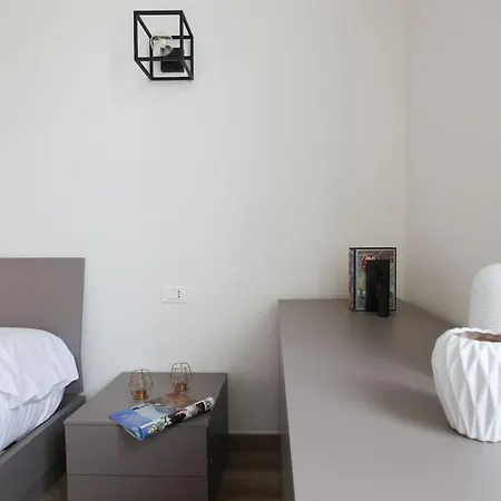 Hacca Collection - Isola-garibaldi District 1br * Milan