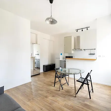 Santa Giulia - 15 Minutes From Centre 公寓