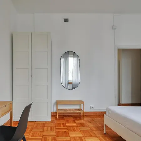 Apartament Joivy Chic 3-bed Flat Near Colonne Di San Lorenzo Mediolan