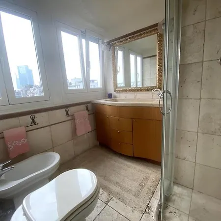 公寓 Penthouse In The Sky With 30 Sqm Terrace Station 米兰