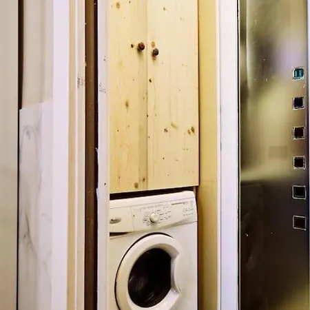 Casa Cloclo: Design & Vintage Above Subway * 米兰