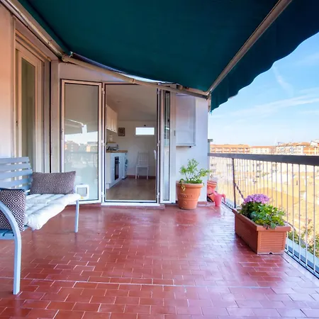 Spacious Penthouse With Panoramic Terrace - 20 Minutes From San Siro & Duomo Appartement Milaan